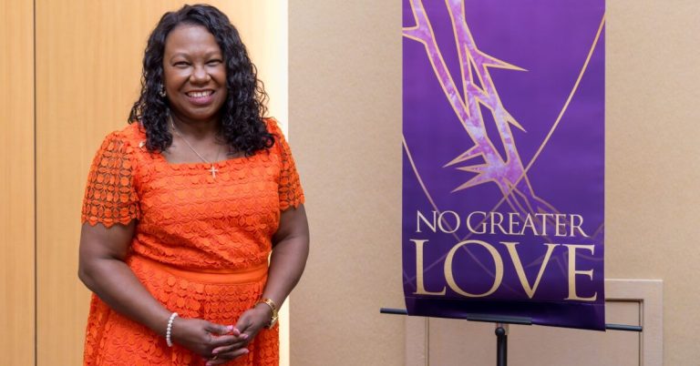 How this local chaplain is bringing Christ’s love to one hospital system How this local chaplain is bringing Christ’s love to one hospital system