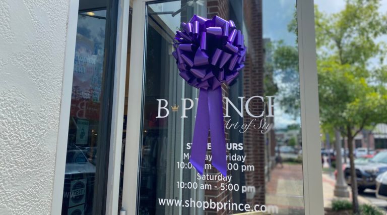 Mountain Brook displays purple bows to show support for Lulu Gribbin, teen injured in Florida shark attack Mountain Brook displays purple bows to show support for Lulu Gribbin, teen injured in Florida shark attack