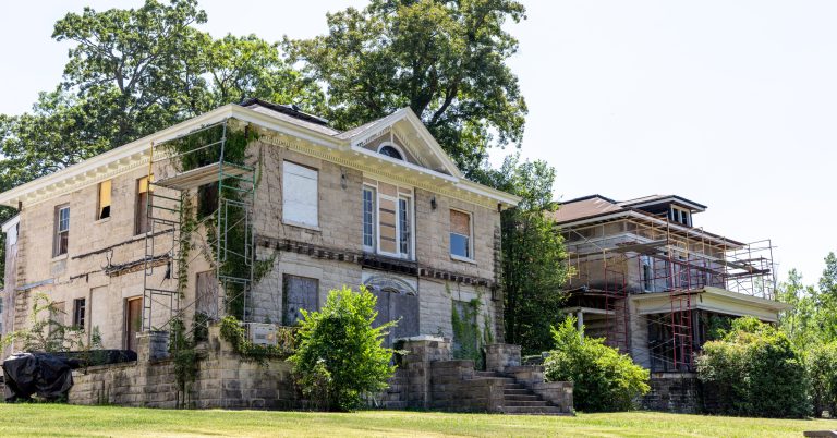 Iconic vacant houses in Highland Park coming soon to market Iconic vacant houses in Highland Park coming soon to market