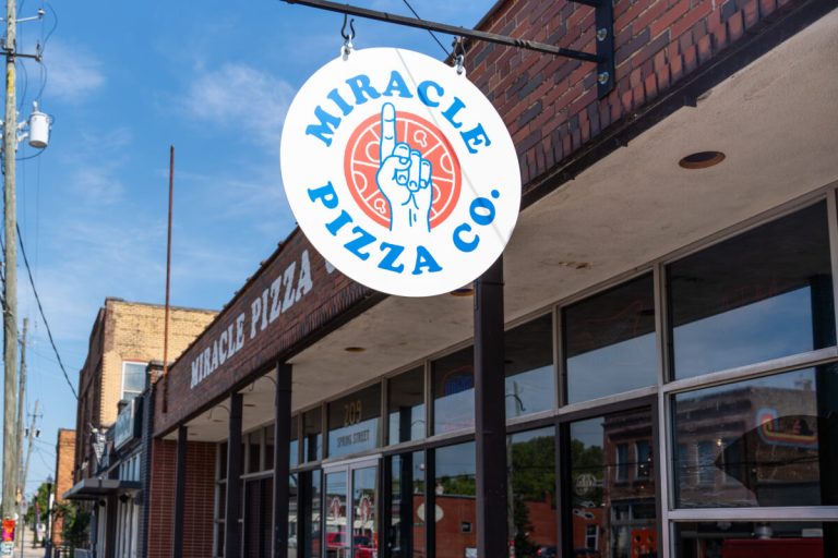 NEW: Miracle Pizza Co. is in Avondale where Post Office Pies used to be—check it out NEW: Miracle Pizza Co. is in Avondale where Post Office Pies used to be—check it out