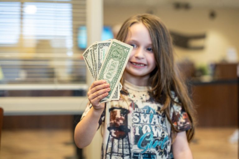 Your kids can learn new financial skills + earn money for good grades with this program Your kids can learn new financial skills + earn money for good grades with this program