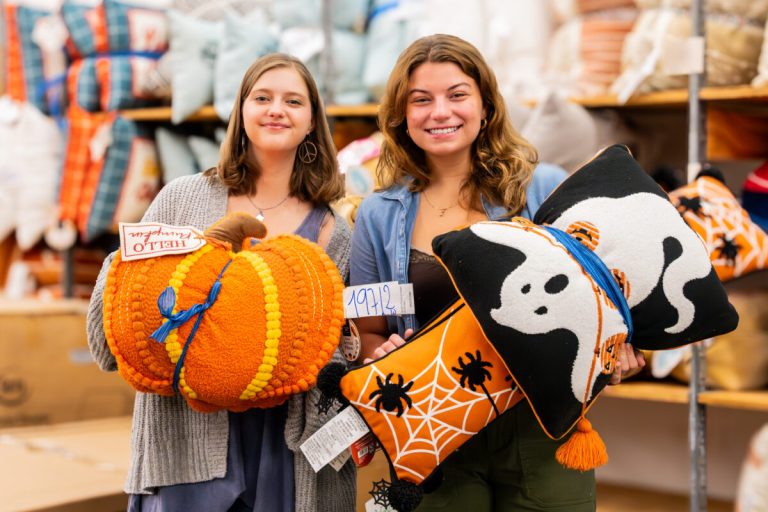 Early birds get big holiday savings with this local online bidding platform Early birds get big holiday savings with this local online bidding platform