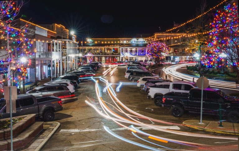 Exciting holiday experiences you’ll love in Oxford, MS—events, shopping + lights Exciting holiday experiences you’ll love in Oxford, MS—events, shopping + lights
