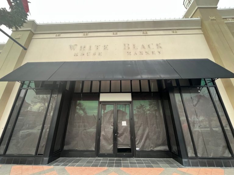 White House Black Market closes its doors at The Summit White House Black Market closes its doors at The Summit