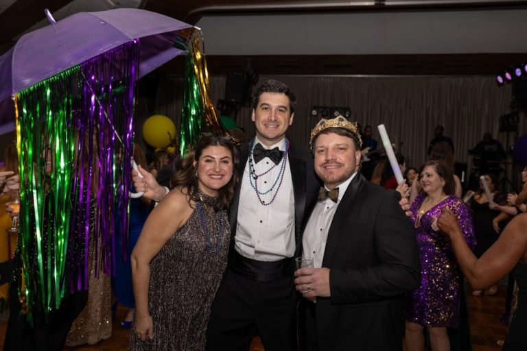 Celebrate Mardi Gras on the Mountain, Feb. 8—live auction, cocktails + a great cause Celebrate Mardi Gras on the Mountain, Feb. 8—live auction, cocktails + a great cause