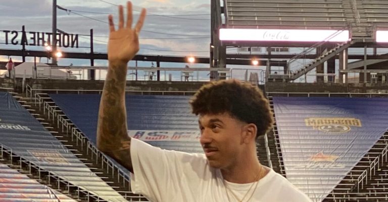 National soccer star returning home to Hoover for opening of new juice spot National soccer star returning home to Hoover for opening of new juice spot