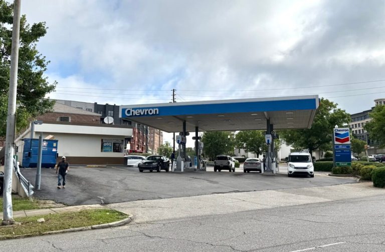 Longtime Highland Park gas station sells land for M Longtime Highland Park gas station sells land for M