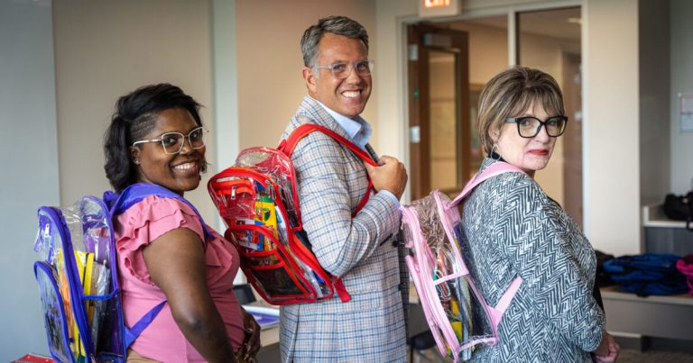 See how these Birmingham volunteers get kids back-to-school-ready See how these Birmingham volunteers get kids back-to-school-ready