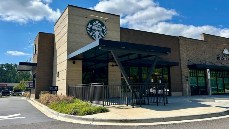 Vestavia Hills Starbucks permanently closes its doors despite community protest Vestavia Hills Starbucks permanently closes its doors despite community protest
