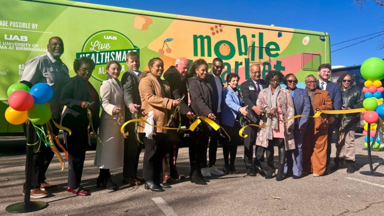 New mobile grocery store hits the road with Live HealthSmart New mobile grocery store hits the road with Live HealthSmart
