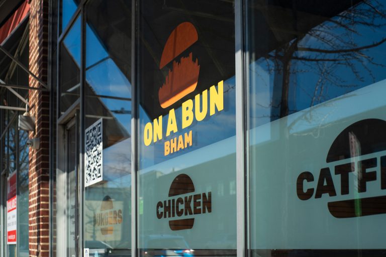 Local burger joint giving away 200 free hamburgers on Presidents’ Day Local burger joint giving away 200 free hamburgers on Presidents’ Day