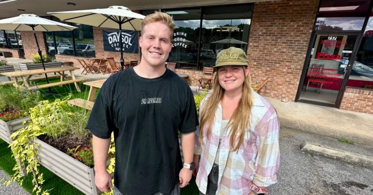 Hoover’s Daysol Coffee in Bluff Park reopens with a fresh new look Hoover’s Daysol Coffee in Bluff Park reopens with a fresh new look