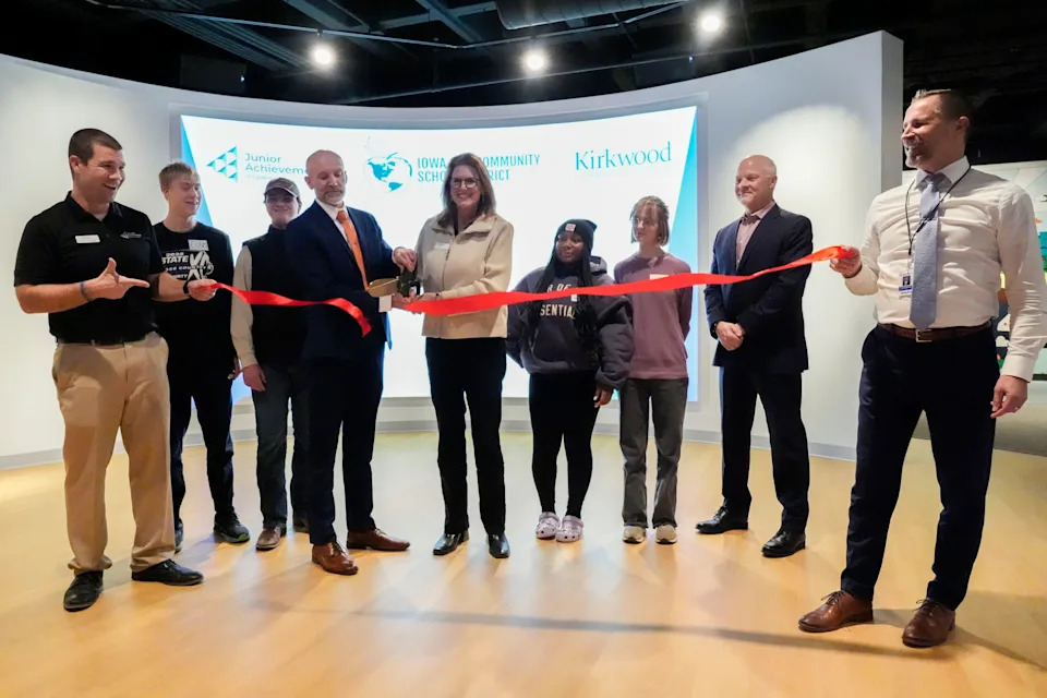 Iowa Metropolis’s Matt Degner nabs Nationwide Superintendent of the 12 months honor Iowa Metropolis’s Matt Degner nabs Nationwide Superintendent of the 12 months honor