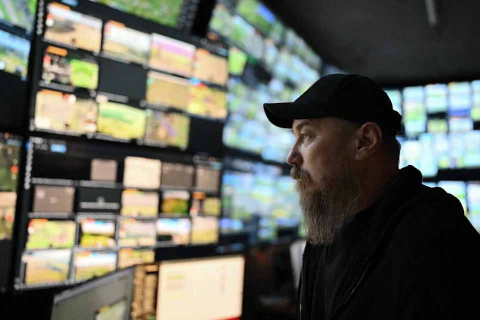 Drone items must be continually on the transfer with command facilities buried deep Drone items must be continually on the transfer with command facilities buried deep