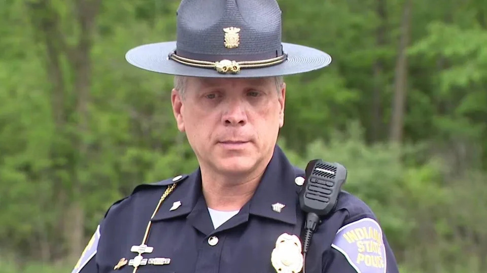 Indiana sheriff’s deputy shot thrice in hospital ER after stopping to assist stranded motorist Indiana sheriff’s deputy shot thrice in hospital ER after stopping to assist stranded motorist