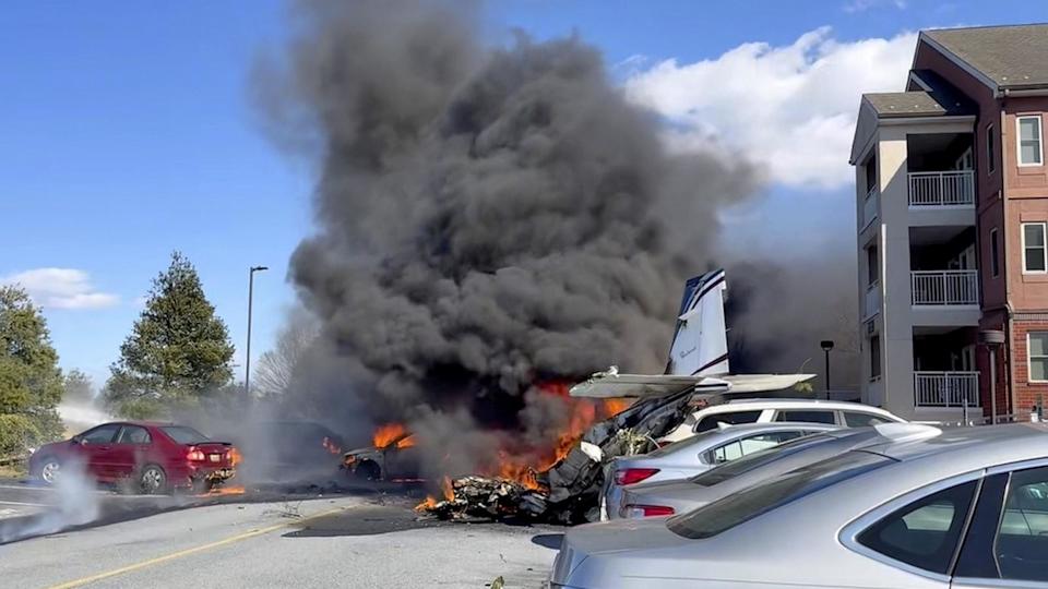 Small aircraft crashes with 5 aboard in Pennsylvania Small aircraft crashes with 5 aboard in Pennsylvania