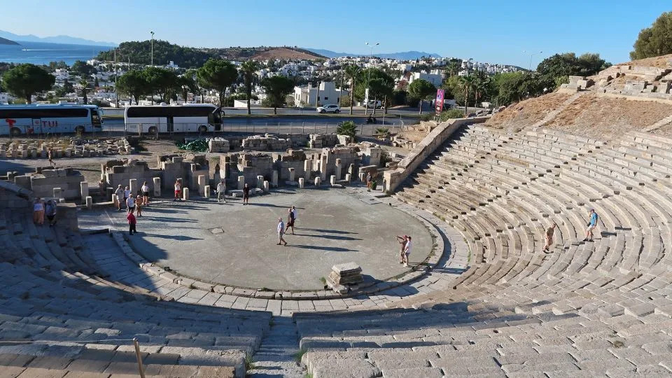 She married her brother, then he died. The monument to her grief was a Surprise of the Historic World She married her brother, then he died. The monument to her grief was a Surprise of the Historic World