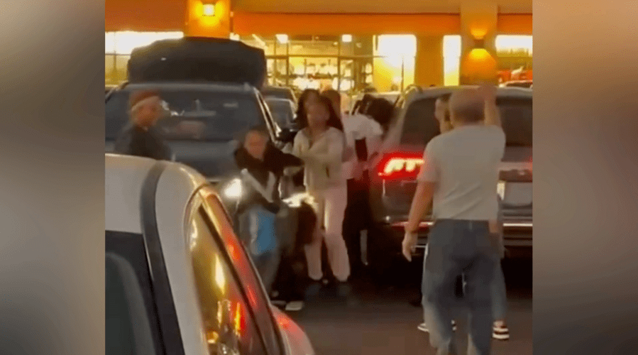Parking dispute at Southern California mall turns into violent brawl, theft Parking dispute at Southern California mall turns into violent brawl, theft