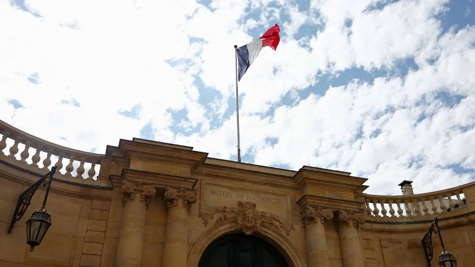 French authorities collapses after prime minister loses confidence vote French authorities collapses after prime minister loses confidence vote