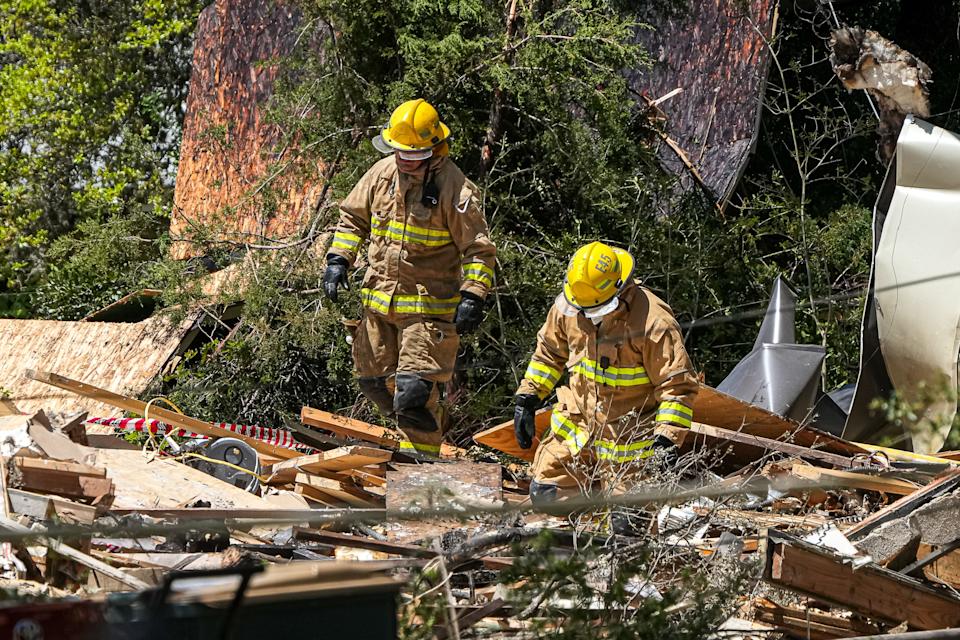 6 injured in Northwest Austin house explosion, 24 different homes broken, authorities say 6 injured in Northwest Austin house explosion, 24 different homes broken, authorities say