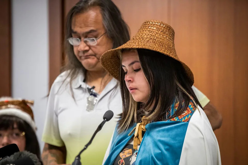 Ex-judge to resolve if VPD officers ought to apologize face-to-face to Heiltsuk man, granddaughter Ex-judge to resolve if VPD officers ought to apologize face-to-face to Heiltsuk man, granddaughter
