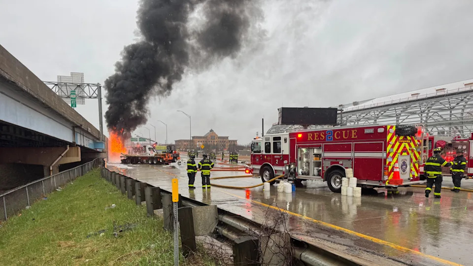 US-131 shut down as tanker truck burns US-131 shut down as tanker truck burns
