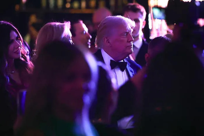Trump’s Mar-A-Lago New Yr’s Eve Get together Featured A Second So Cringey That The Web Cannot Cease Speaking About It Trump’s Mar-A-Lago New Yr’s Eve Get together Featured A Second So Cringey That The Web Cannot Cease Speaking About It