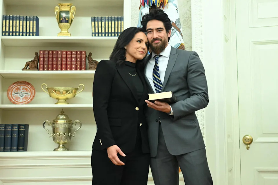Tulsi Gabbard resigning as intel chief, citing husband’s most cancers prognosis Tulsi Gabbard resigning as intel chief, citing husband’s most cancers prognosis