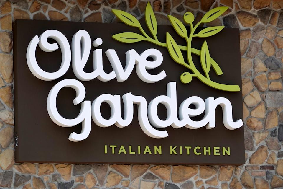 Olive Backyard eater finds serial quantity on her breadsticks Olive Backyard eater finds serial quantity on her breadsticks