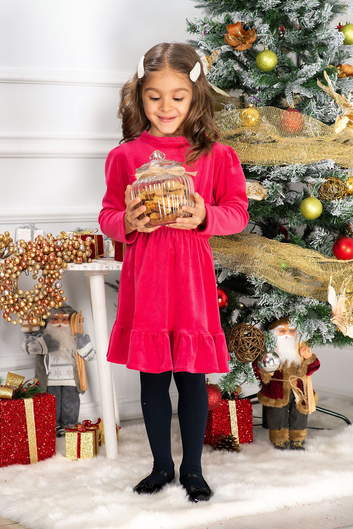 Rochie fetiță cherry din catifea fucsia cu volanase – InPuff Rochie fetiță cherry din catifea fucsia cu volanase – InPuff