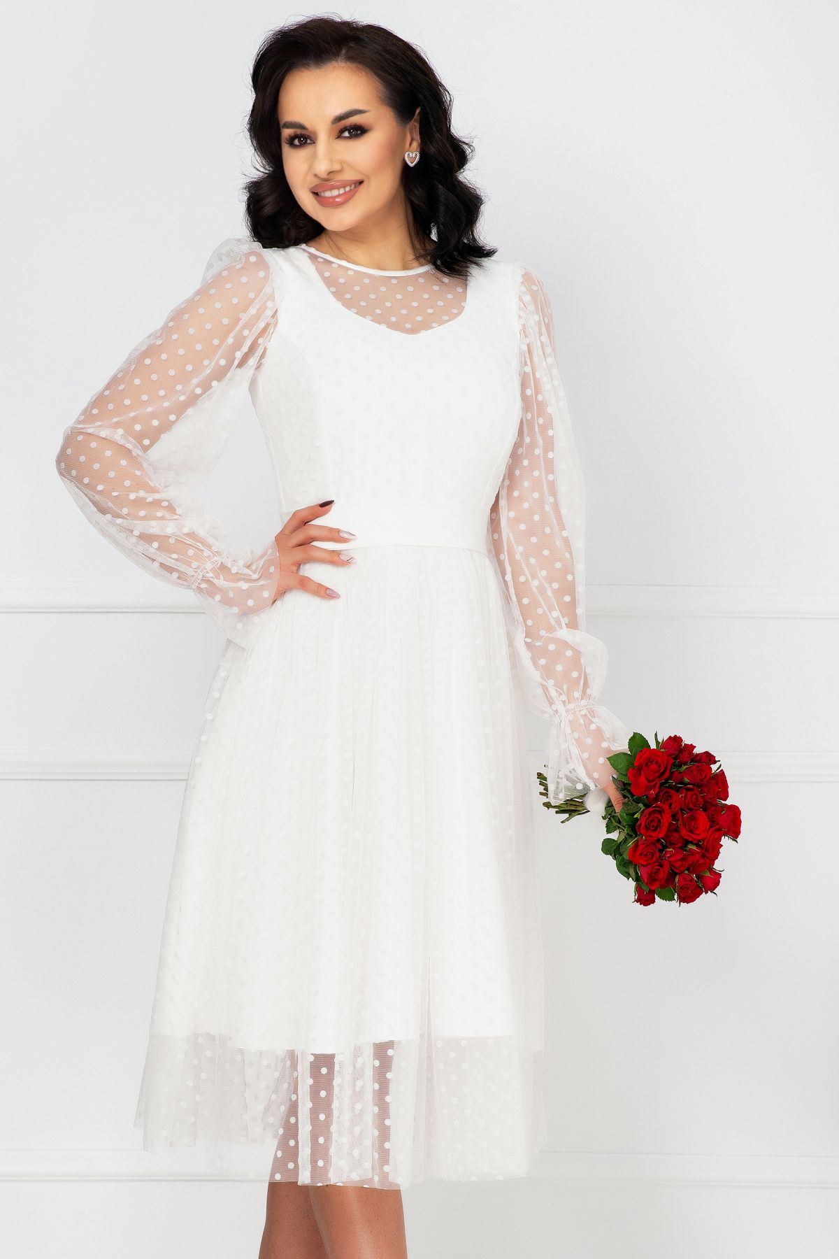 Rochie elegantă de cununie ivoire acoperită cu tul cu buline – InPuff Rochie elegantă de cununie ivoire acoperită cu tul cu buline – InPuff
