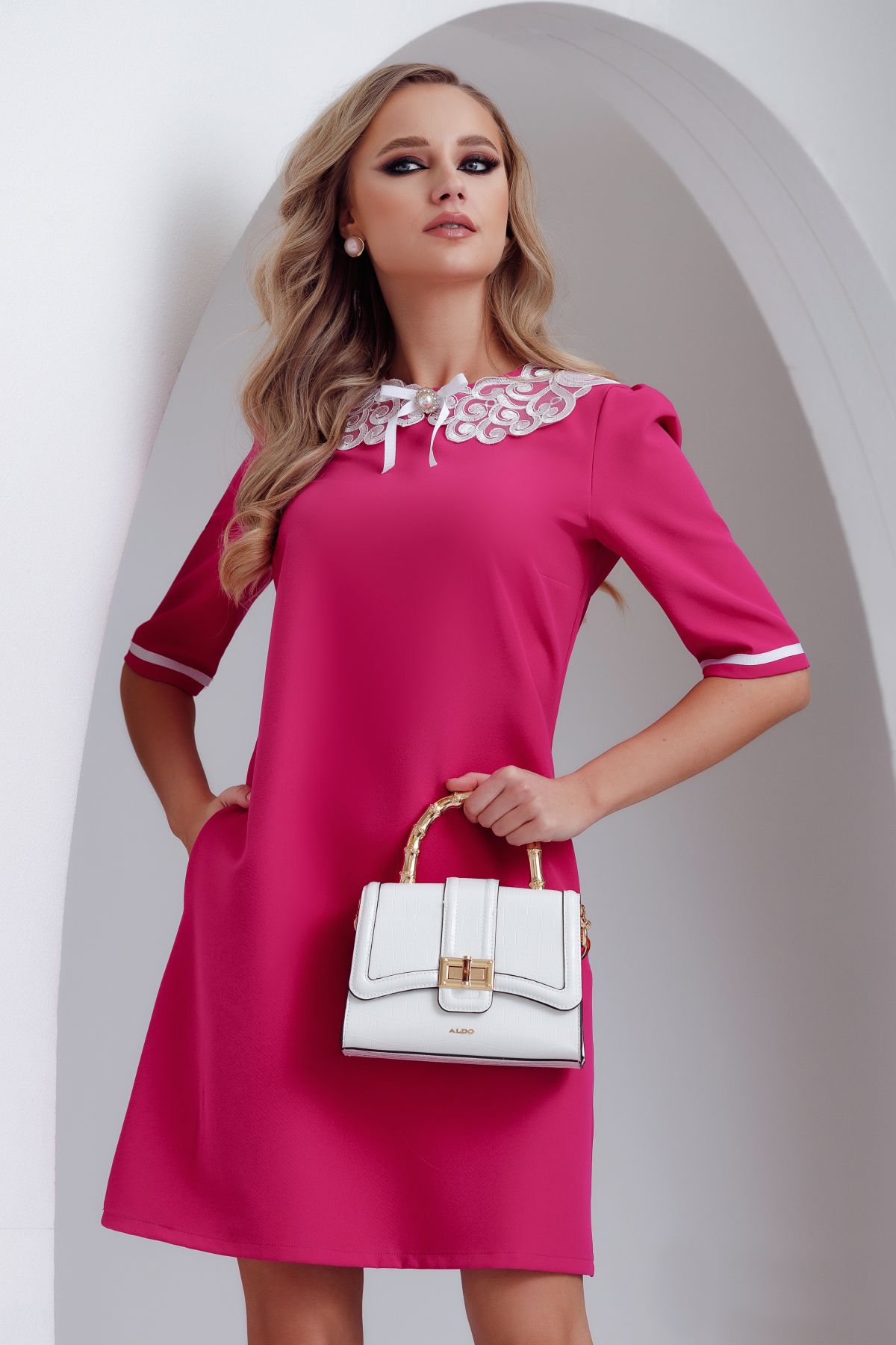 Rochie de zi fofy zmeură cu guler brodat – InPuff Rochie de zi fofy zmeură cu guler brodat – InPuff