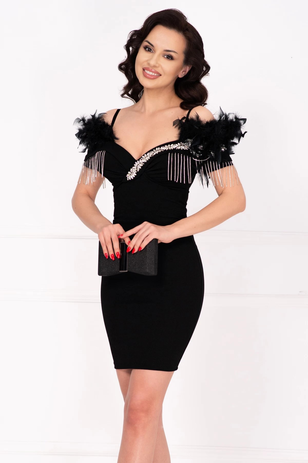 Rochie de ocazie scurtă neagră mercia cu strassuri și fulgi – InPuff Rochie de ocazie scurtă neagră mercia cu strassuri și fulgi – InPuff