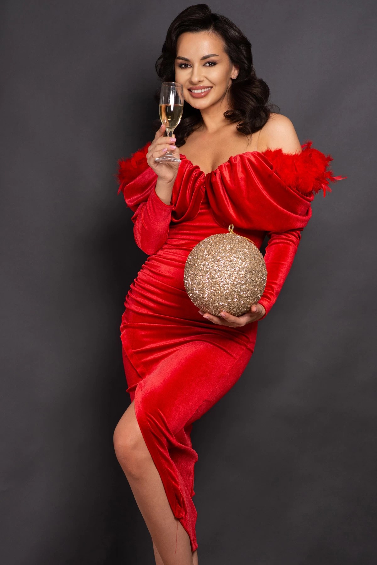Rochie de ocazie roșie amora midi cu umeri căzuți și fulgi – InPuff Rochie de ocazie roșie amora midi cu umeri căzuți și fulgi – InPuff