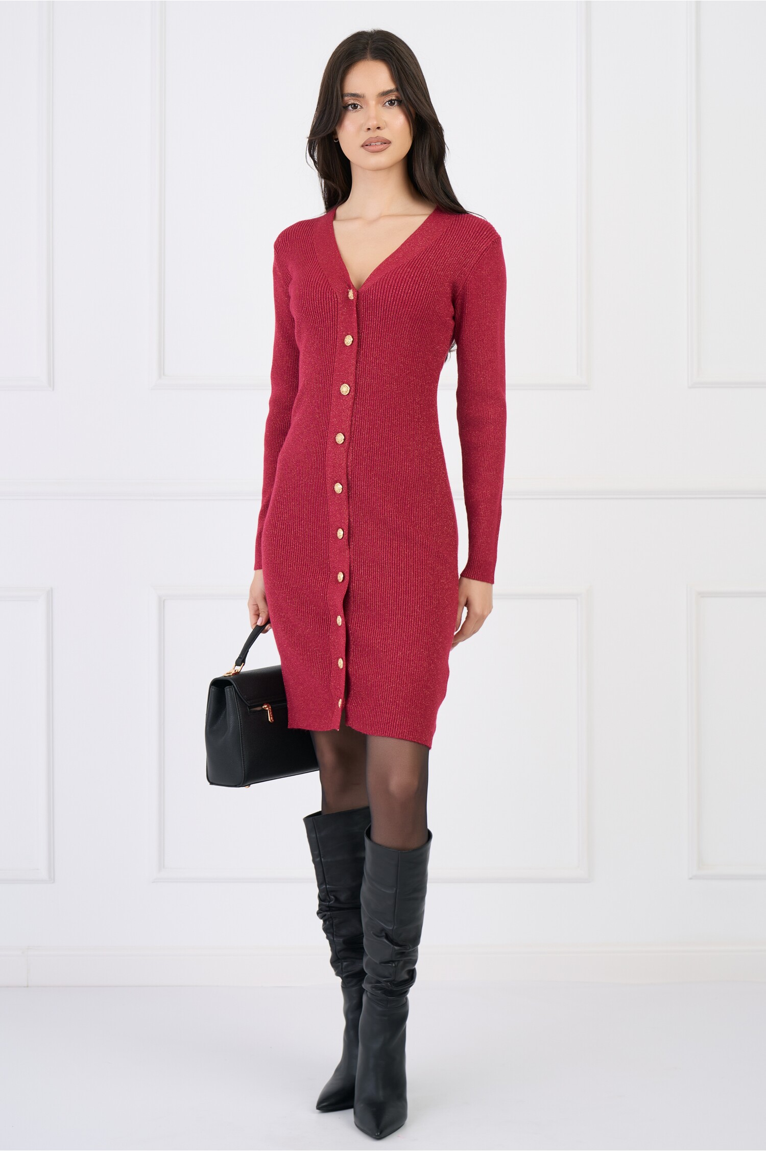 Rochie casual din tricot reiat fucsia cu inserții din fir lurex și nasturi Rochie casual din tricot reiat fucsia cu inserții din fir lurex și nasturi