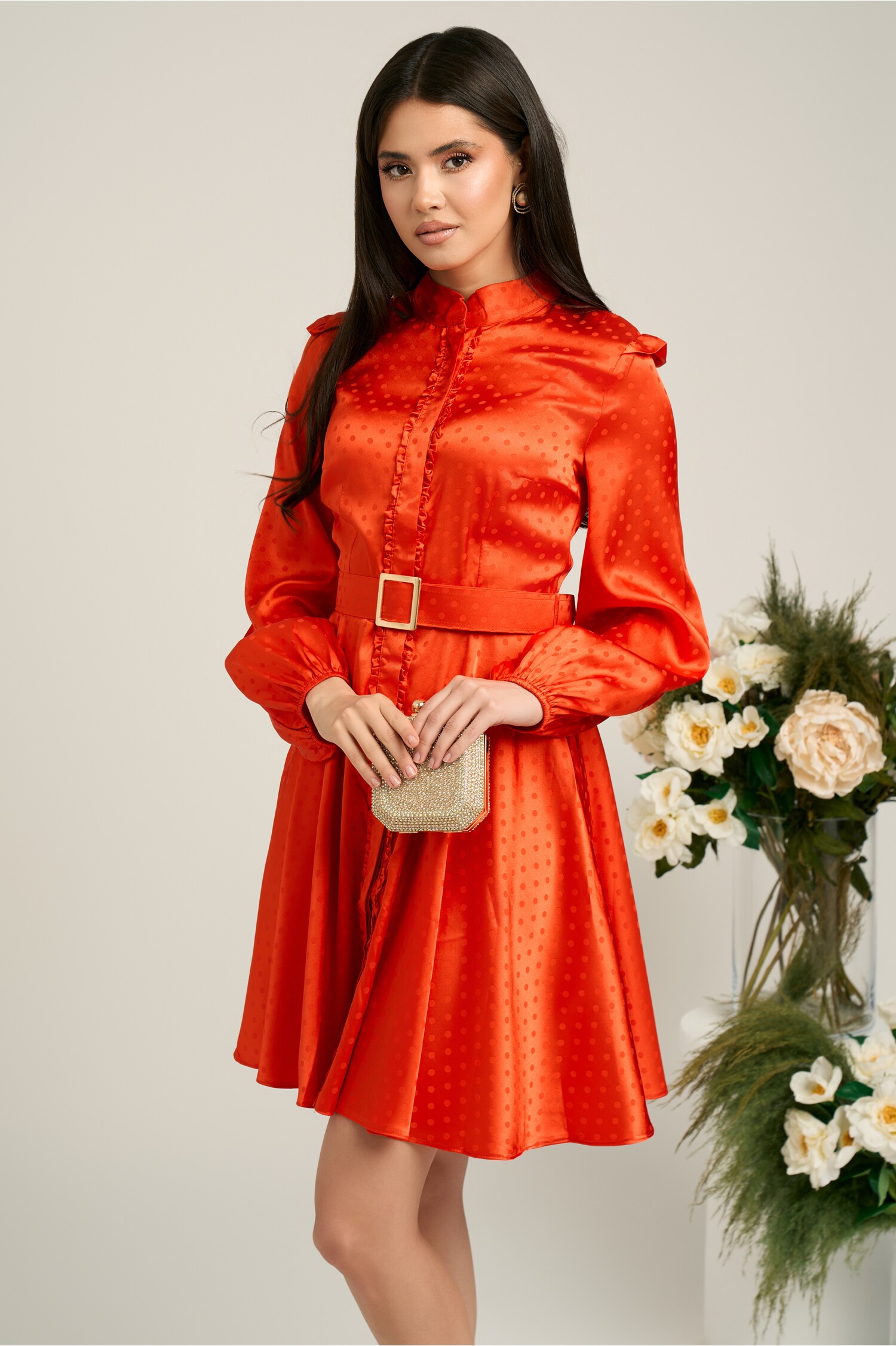 Rochie corai dy fashion cu buline reliefate și curea în talie Rochie corai dy fashion cu buline reliefate și curea în talie