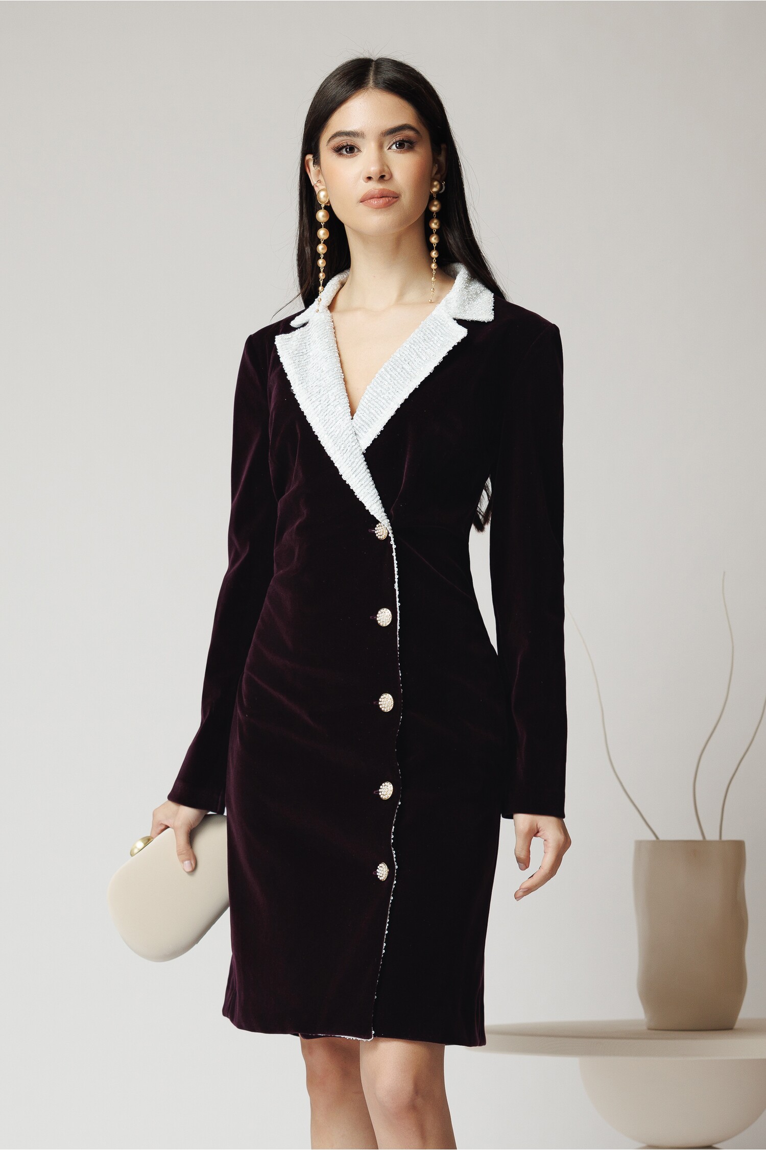 Rochie eleganta din catifea mov tip sacou cu rever din paiete – DY Fashion Rochie eleganta din catifea mov tip sacou cu rever din paiete – DY Fashion