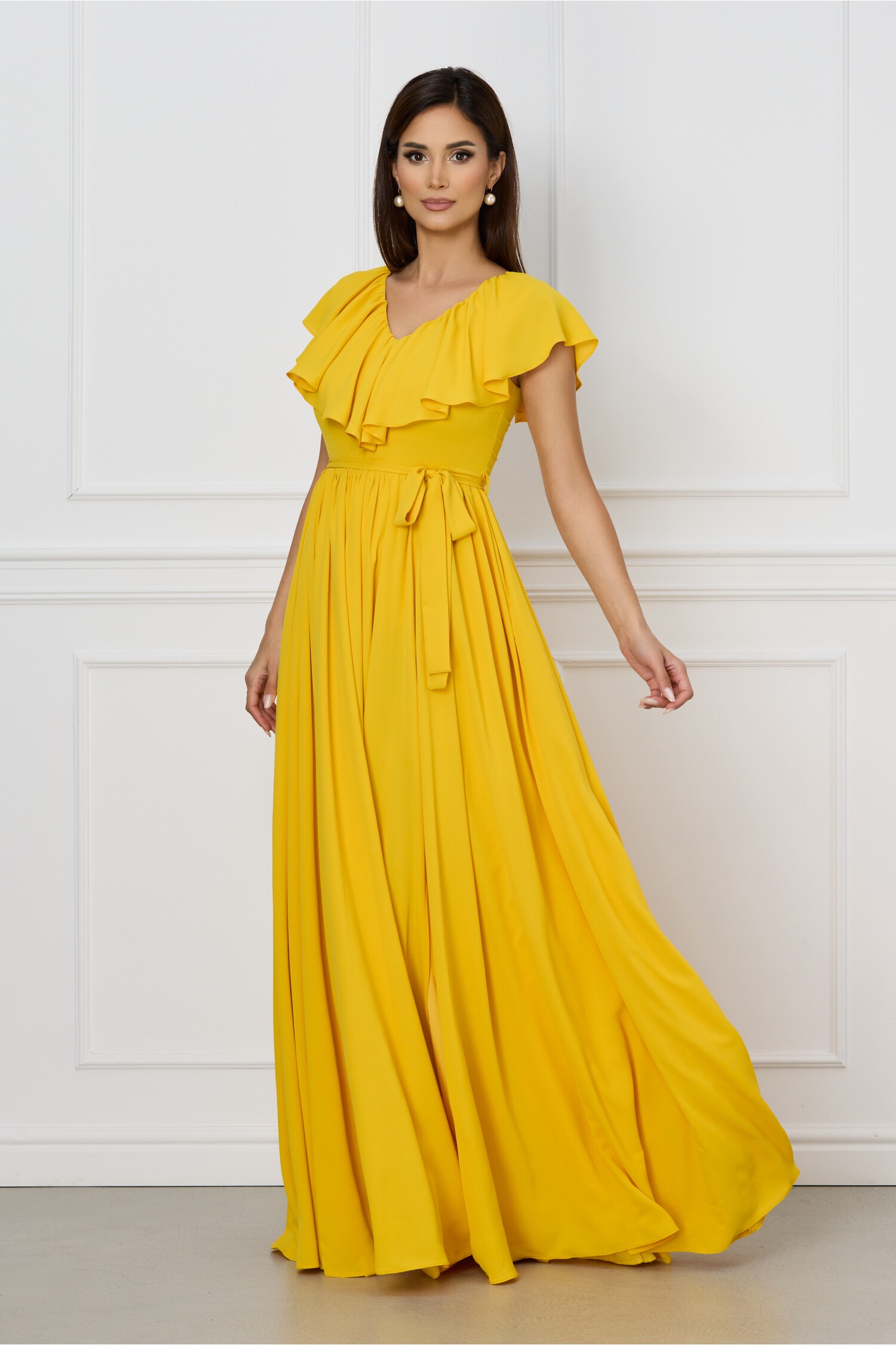 Rochie lungă galbenă dy fashion cu volan la bust și cordon Rochie lungă galbenă dy fashion cu volan la bust și cordon