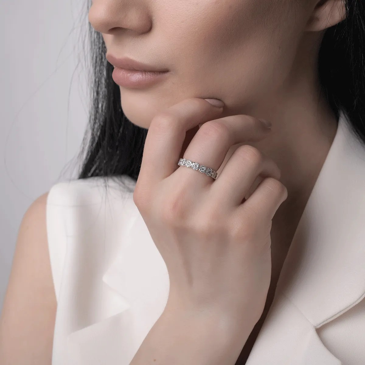 Inel de aur alb cu diamante de 1ct – eleganță Inel de aur alb cu diamante de 1ct - eleganță