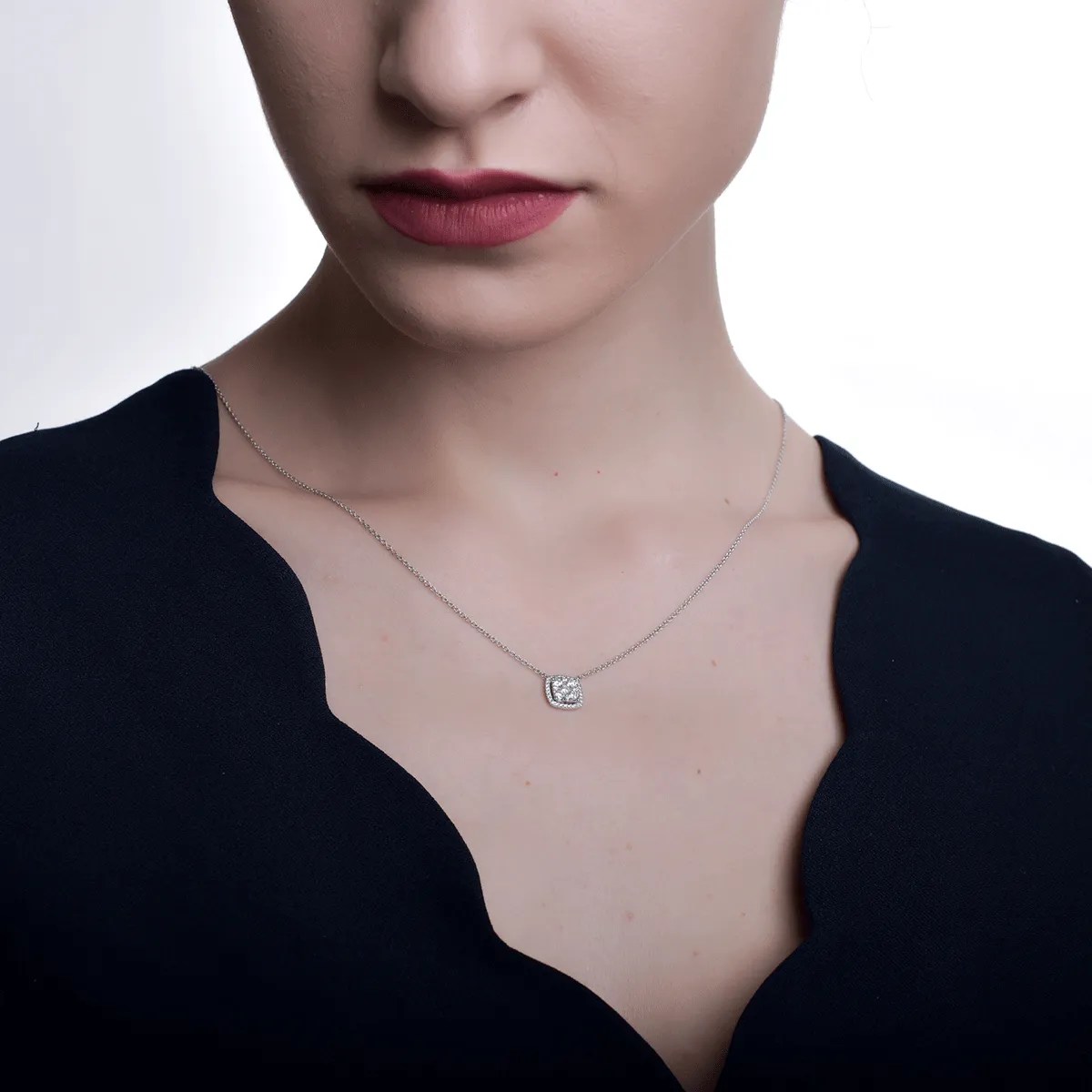 Lanț aur alb și diamante 0.5ct elegant Lanț aur alb și diamante 0.5ct elegant