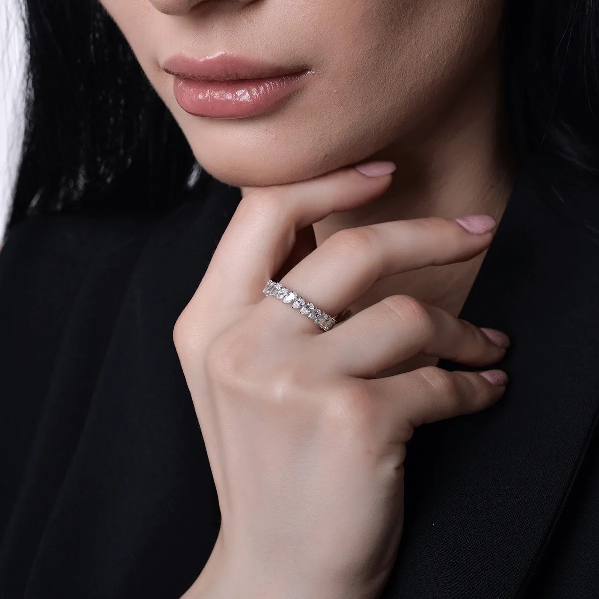 Inel din aur alb cu diamante pear de 2.4ct Inel din aur alb cu diamante pear de 2.4ct