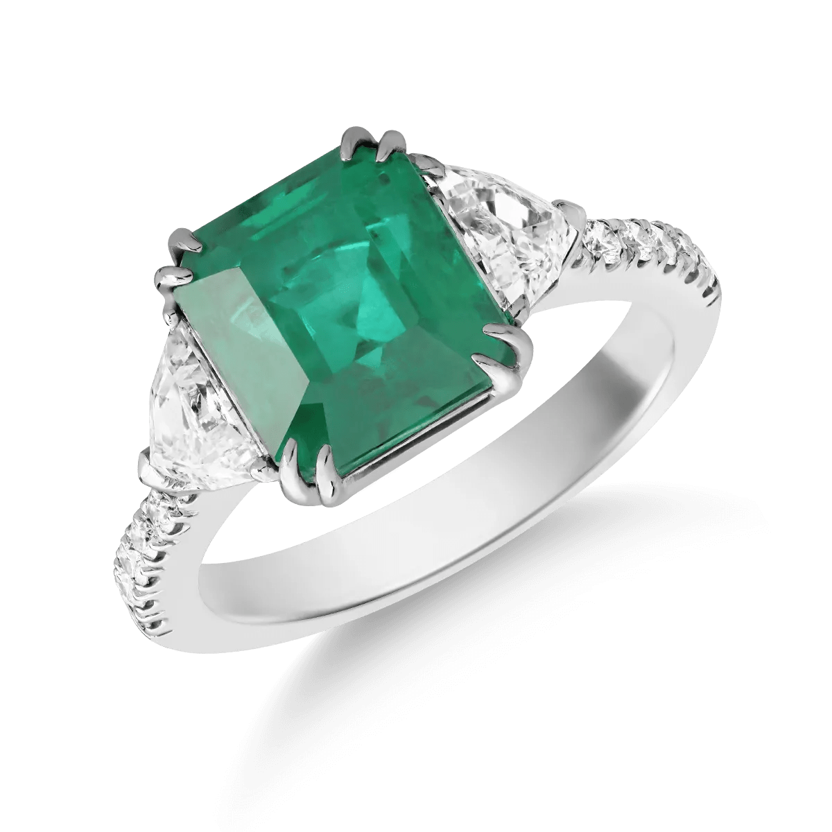 Inel din aur alb cu smarald de 4.16ct şi diamante 0.83ct Inel din aur alb cu smarald de 4.16ct şi diamante 0.83ct