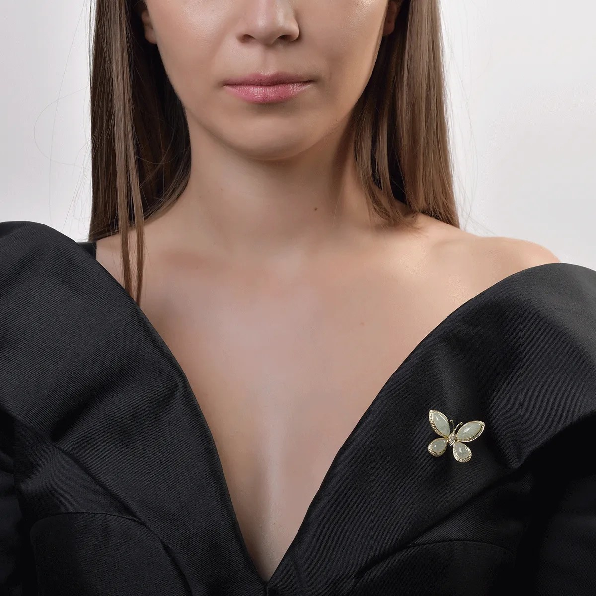 Broșa fluture din aur galben cu prehnite și diamante Broșa fluture din aur galben cu prehnite și diamante