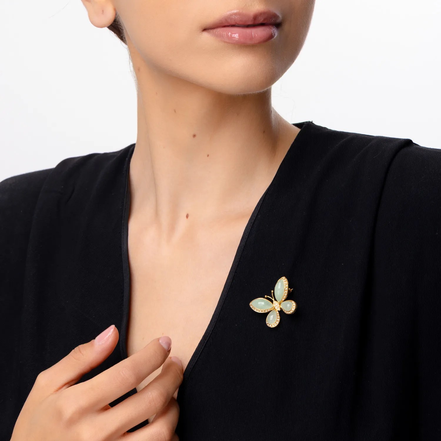 Brosă fluture din aur galben cu prehnite și diamante Brosă fluture din aur galben cu prehnite și diamante