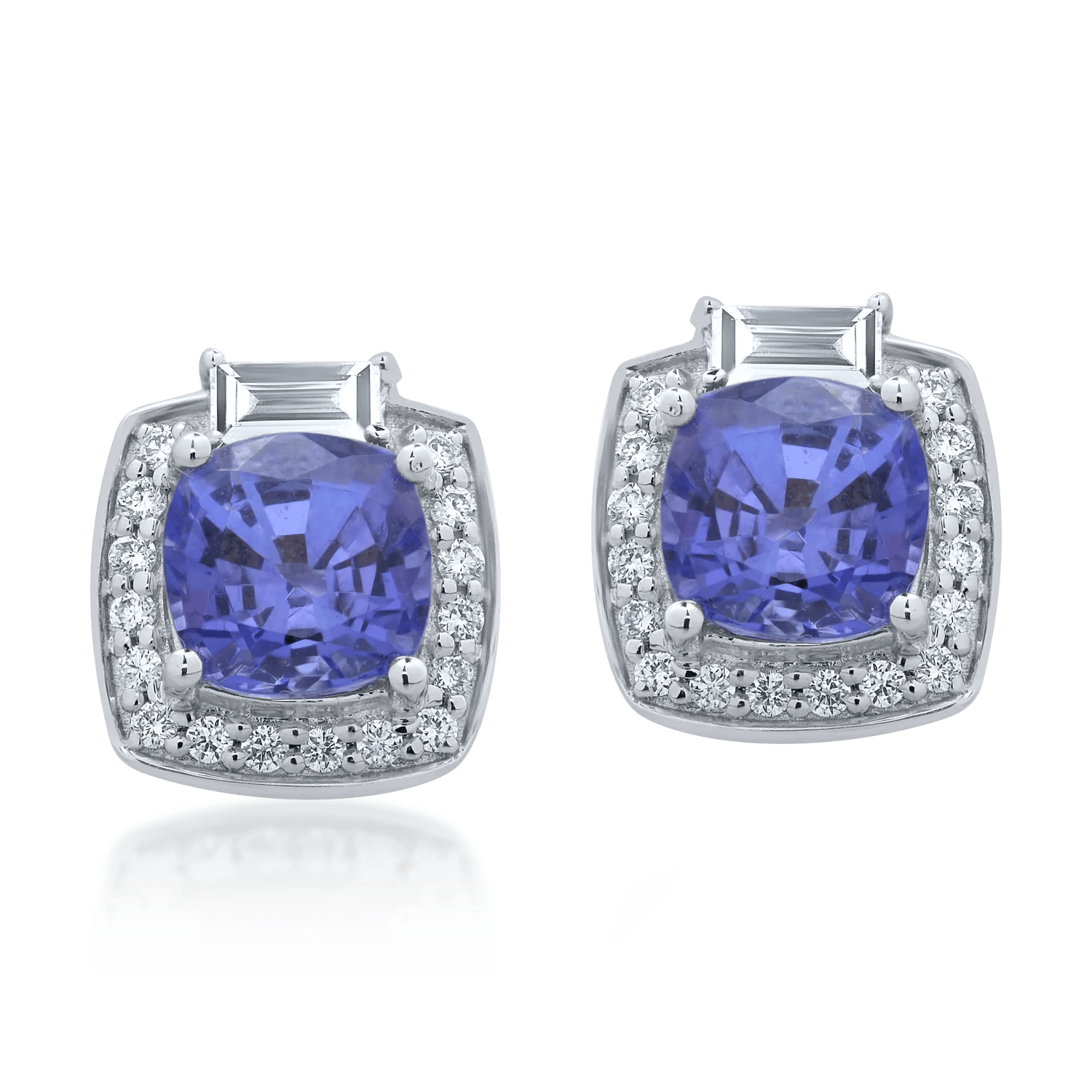 Cercei din aur alb cu tanzanite cushion de 2.2ct și diamante baguette și rotunde de 0.367ct – Teilor Cercei din aur alb cu tanzanite cushion de 2.2ct și diamante baguette și rotunde de 0.367ct – Teilor