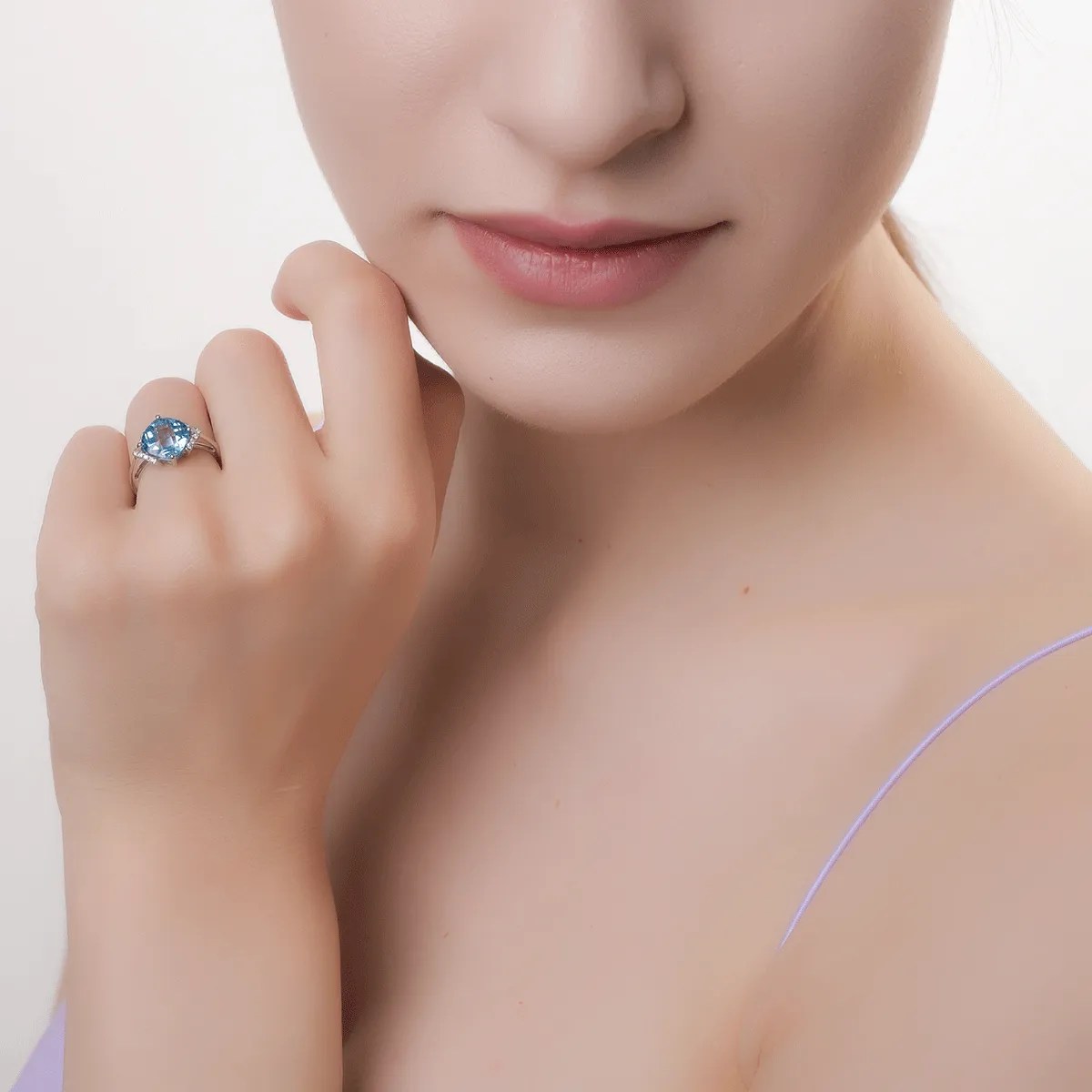 Inel din aur alb cu topaz și diamante – Teilor Inel din aur alb cu topaz și diamante - Teilor
