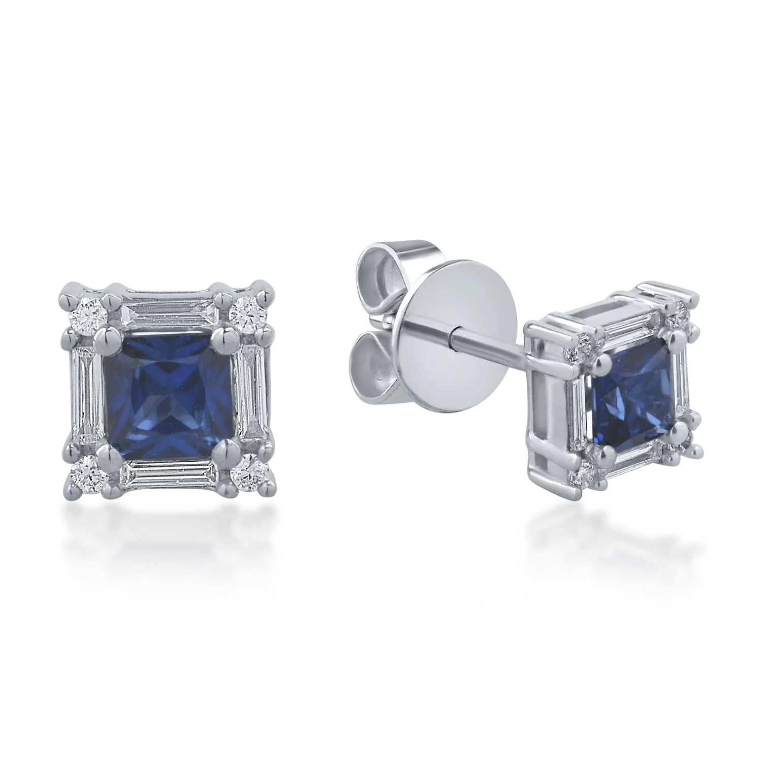 Cercei din aur alb cu safire tăietură princess de 0.6ct și diamante de 0.19ct Cercei din aur alb cu safire tăietură princess de 0.6ct și diamante de 0.19ct