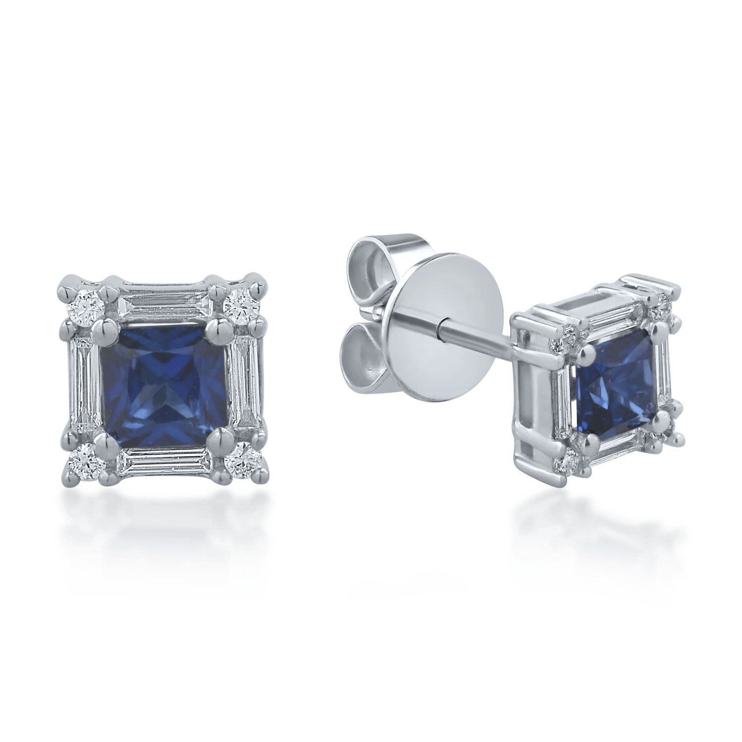 Cercei din aur alb cu safire princess de 0.6ct și diamante de 0.19ct – Teilor Cercei din aur alb cu safire princess de 0.6ct și diamante de 0.19ct – Teilor