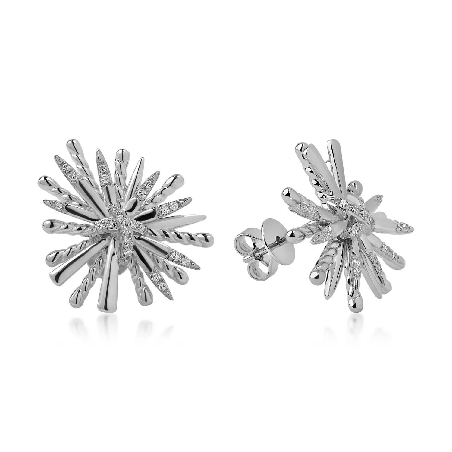 Cercei floare din aur alb cu diamante de 0.109ct Cercei floare din aur alb cu diamante de 0.109ct