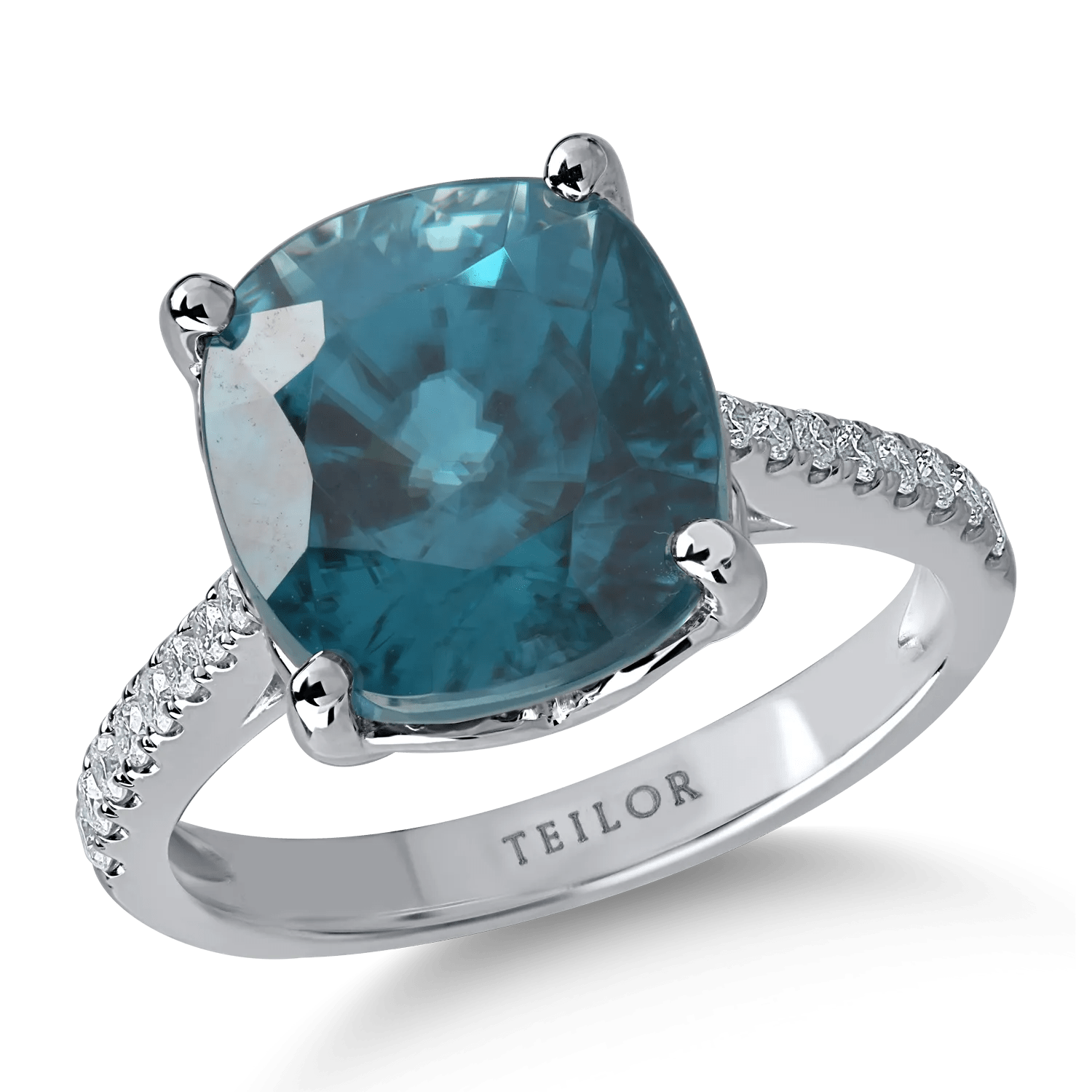 Inel din aur alb cu zirconia naturală de 11.38ct și diamante de 0.19ct Inel din aur alb cu zirconia naturală de 11.38ct și diamante de 0.19ct